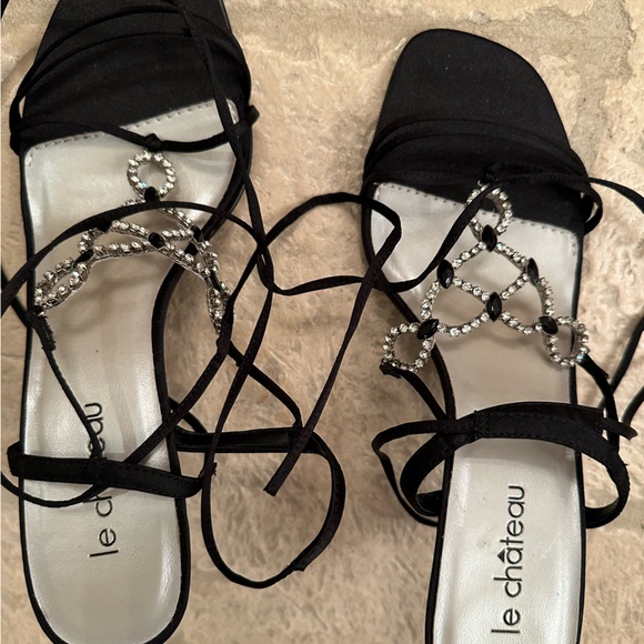 NWOT LE CHATEAU Sexy/Strappy Heels - Picture 1 of 3